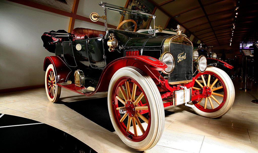 Kuwait Car Museum Osoul House Car Rental